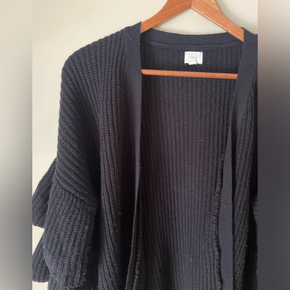 O & O Black Ruffle Sleeve Cardigan Size Medium - Picture 2 of 8